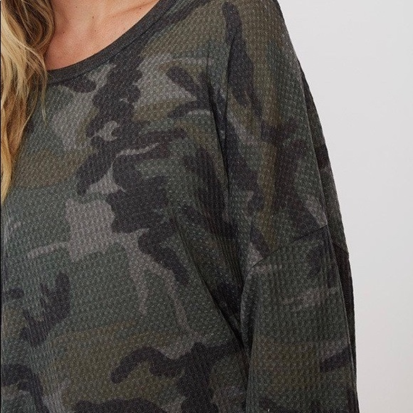 LOOSE FIT CAMOUFLAGE TOP - Picture 6 of 8